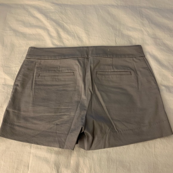 Loft Riviera 4" inseam size 6 shorts - Picture 4 of 4